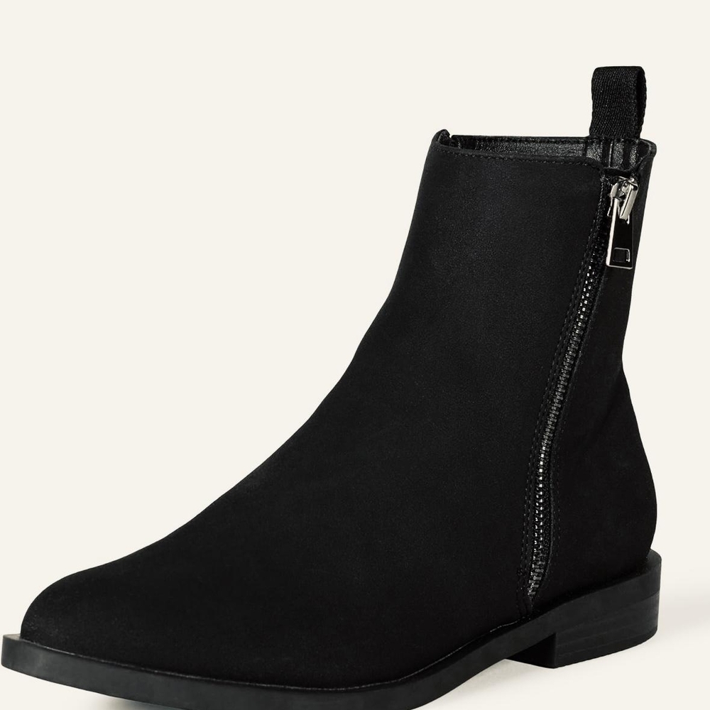 Amazon Essentials Black Ankle Booties